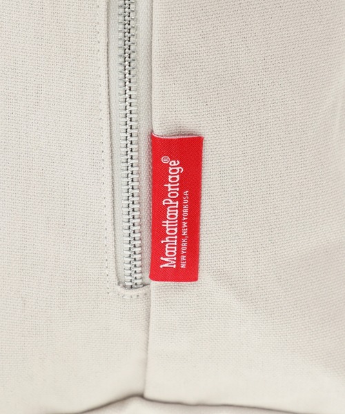 Manhattan Portage(マンハッタンポーテージ)の「AMAGANSETT SHOULDER BAG CANVAS LIGHT 26(ショルダーバッグ・レディース・グレー/グリーン・LARGE)」の13枚目の写真