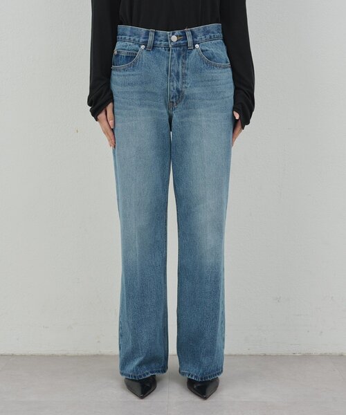 GALLARDAGALANTE(ガリャルダガランテ)の「センタークリースフレアデニム(デニムパンツ・レディース・ブルー/ホワイト・0/1/2)」の20枚目の写真