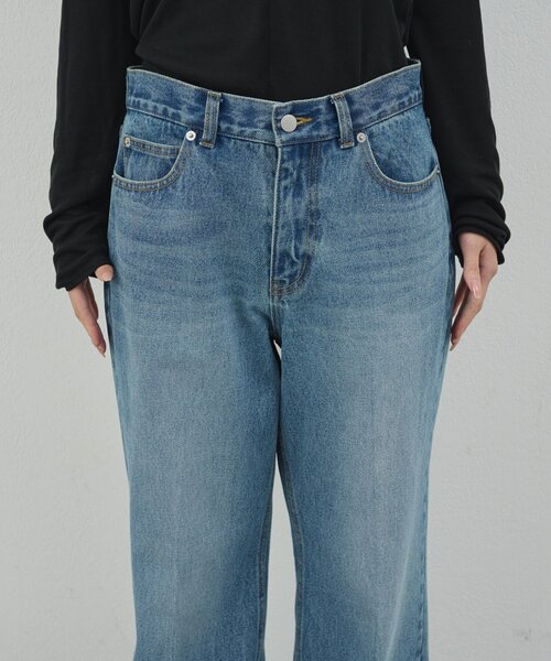 GALLARDAGALANTE(ガリャルダガランテ)の「センタークリースフレアデニム(デニムパンツ・レディース・ブルー/ホワイト・0/1/2)」の17枚目の写真