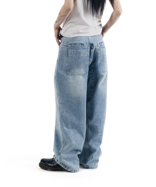 AAKAM(アーカム)の「Stitched Baggy Denim Pants (Blue)(デニムパンツ・レディース・その他・1/2)」の2枚目の写真