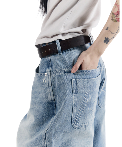 AAKAM(アーカム)の「Stitched Baggy Denim Pants (Blue)(デニムパンツ・レディース・その他・1/2)」の3枚目の写真