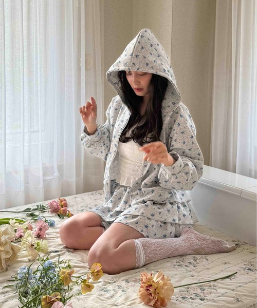 AS KNOW AS plus（アズノゥアズプラス）の「〇アソート柄ティアードフリルミニスカート(花柄・ドット・ビジュー）セットアップ対応（スカート・レディース・ブラック系/アイボリー系/グレー系・FREE）」の6枚目の写真