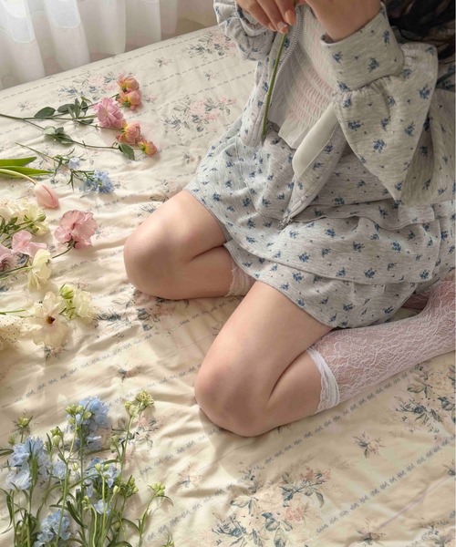 AS KNOW AS plus（アズノゥアズプラス）の「〇アソート柄ティアードフリルミニスカート(花柄・ドット・ビジュー）セットアップ対応（スカート・レディース・ブラック系/アイボリー系/グレー系・FREE）」の5枚目の写真