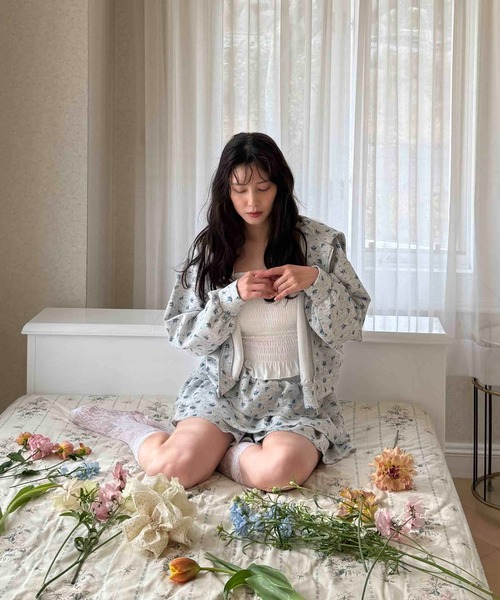 AS KNOW AS plus（アズノゥアズプラス）の「〇アソート柄ティアードフリルミニスカート(花柄・ドット・ビジュー）セットアップ対応（スカート・レディース・ブラック系/アイボリー系/グレー系・FREE）」の9枚目の写真