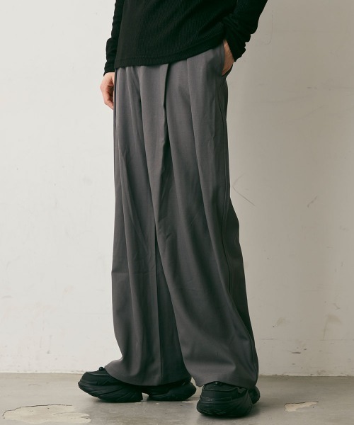 Shoowtime(ショウタイム)の「Drape Semi-Wide Tuck Slacks / ドレープセミワイドタックスラックス(スラックス・メンズ・チャコールグレー/ブラック・X-LARGE/LARGE/MEDIUM)」の5枚目の写真