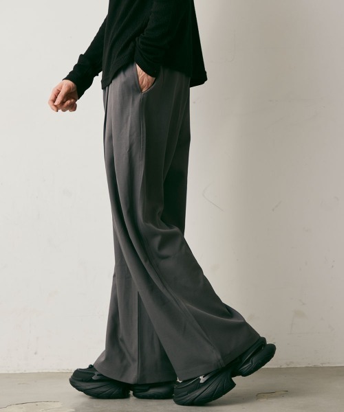 Shoowtime(ショウタイム)の「Drape Semi-Wide Tuck Slacks / ドレープセミワイドタックスラックス(スラックス・メンズ・チャコールグレー/ブラック・X-LARGE/LARGE/MEDIUM)」の7枚目の写真