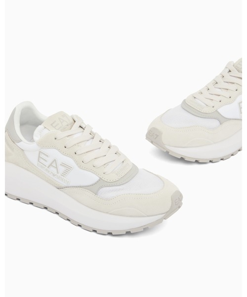 EMPORIO ARMANI EA7(エンポリオアルマーニイーエーセブン)の「<オンライン限定>【エンポリオ アルマーニ EA7】Wader スニーカー スエード製 メッシュ切替え(スニーカー・メンズ・ホワイト系/ブラック系・6.5/7/7.5/8/8.5/9)」の1枚目の写真