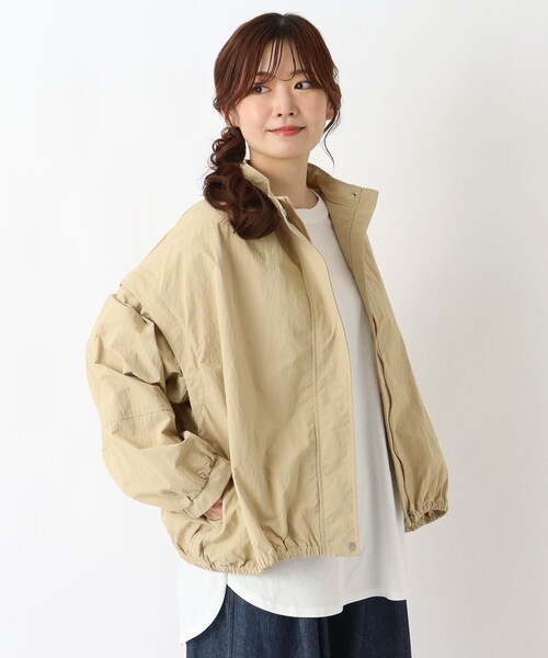 one'sterrace(ワンズテラス)の「撥水ナイロンアウター(ブルゾン・レディース・キャメル/カーキ系5・02)」の2枚目の写真