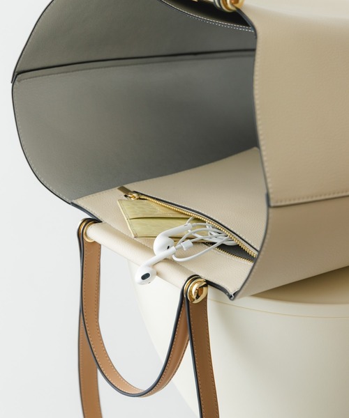 RODE SKO（ロデスコ）の「2ハンドルデザイントートバッグ（ショルダーバッグ・レディース・イエロー/アイボリー/ブラック・ONE）」の8枚目の写真