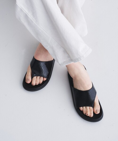 PELLICO SUNNY(ペリーコサニー)の「PELLICO SUNNY|THONG SANDALS(サンダル・レディース・ブラック・17/16/18)」の1枚目の写真