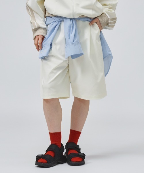 adidas(アディダス)の「【別注】アディダス adidas SOFTLUXバミューダ ルーズフィット パンツ ショーツ 限定コラボ(その他パンツ・レディース・グリーン/オフホワイト/ブラック・M/L)」の2枚目の写真