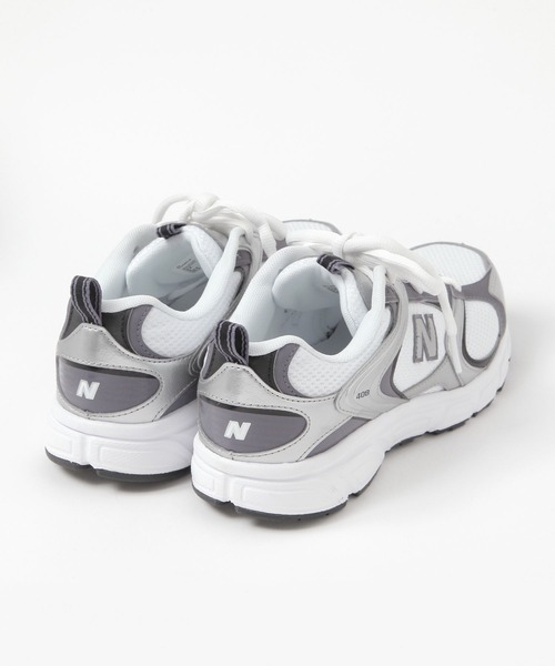 A part by(アパートバイ)の「【WEB限定・セレクト】NEW BALANCE_ML408(スニーカー・レディース・シルバー・LARGE/MEDIUM)」の4枚目の写真