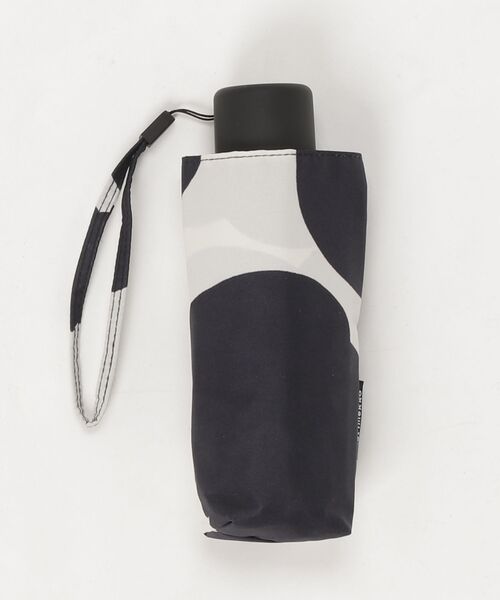 marimekko（マリメッコ）の「Unikko / Mini manual folding umbrella（折りたたみ傘・レディース・ブラック・FREE）」の9枚目の写真