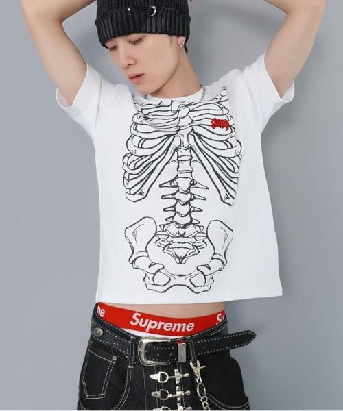 SPINNS（スピンズ）の「短丈グラフィック半袖Tシャツ/スケルトンプリント（Tシャツ/カットソー・メンズ・ホワイト/ブラック/ブラック系その他/ウッドランド・ONESIZE）」の17枚目の写真