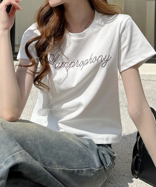 Ada.(エイダ)の「ビーズ刺繍ロゴ 半袖Tシャツ(Tシャツ/カットソー・レディース・ホワイト/ブルー/ブラック・FREE)」の1枚目の写真