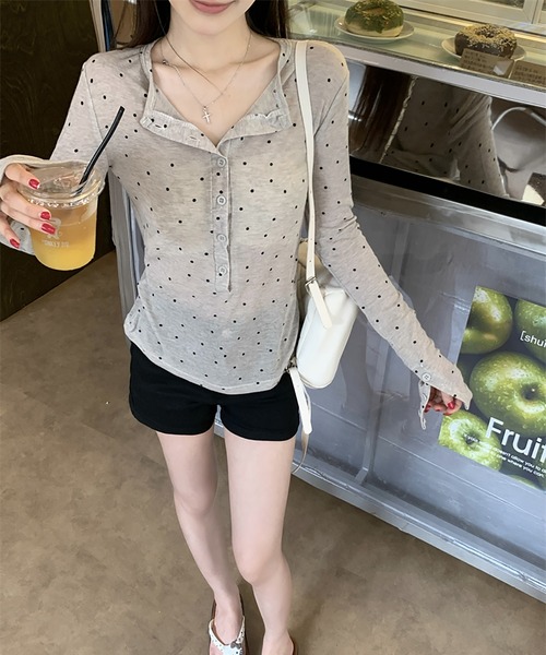 LAFFMO(ラフモ)の「ヘンリーネックドット柄シアーカットソー(Tシャツ/カットソー・レディース・グレー/ベージュ・F)」の3枚目の写真