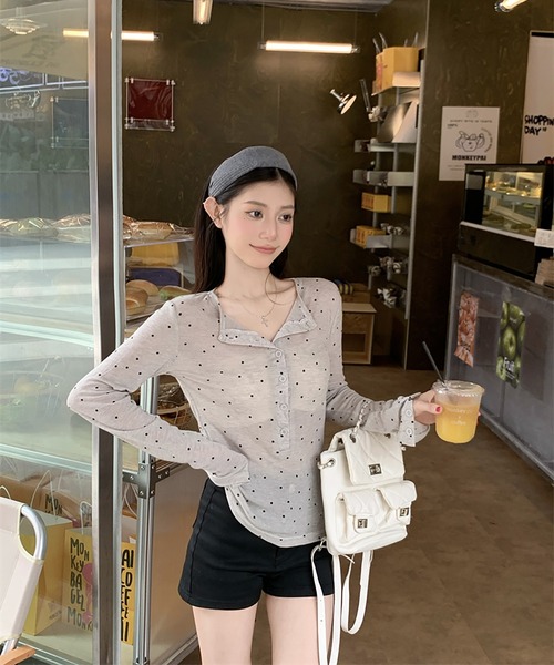 LAFFMO(ラフモ)の「ヘンリーネックドット柄シアーカットソー(Tシャツ/カットソー・レディース・グレー/ベージュ・F)」の7枚目の写真