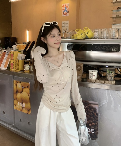 LAFFMO(ラフモ)の「ヘンリーネックドット柄シアーカットソー(Tシャツ/カットソー・レディース・グレー/ベージュ・F)」の17枚目の写真