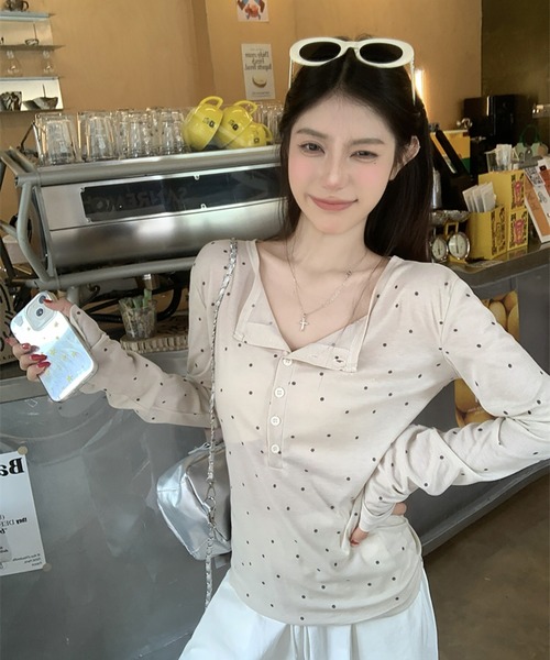 LAFFMO(ラフモ)の「ヘンリーネックドット柄シアーカットソー(Tシャツ/カットソー・レディース・グレー/ベージュ・F)」の19枚目の写真