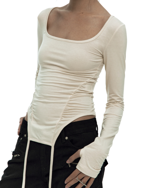 KASHIKO(カシコ)の「Slinky Shirring Bodysuit Beige(Tシャツ/カットソー・レディース・その他・FREE)」の8枚目の写真
