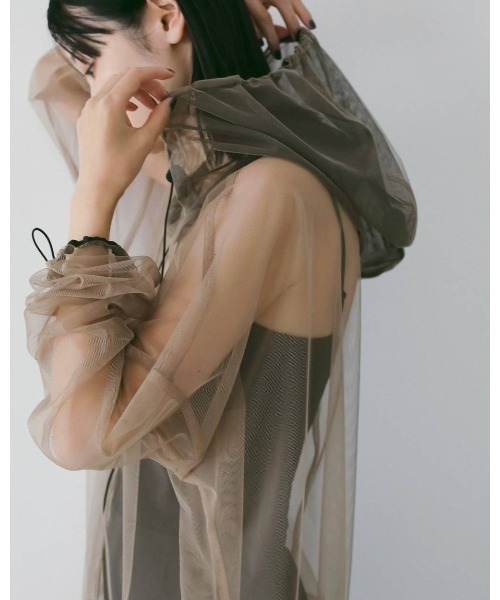 anuke（アンヌーク）の「anuke Tulle Zip Blouzon（ブルゾン・レディース・グレー/ベージュ・FREE）」の4枚目の写真
