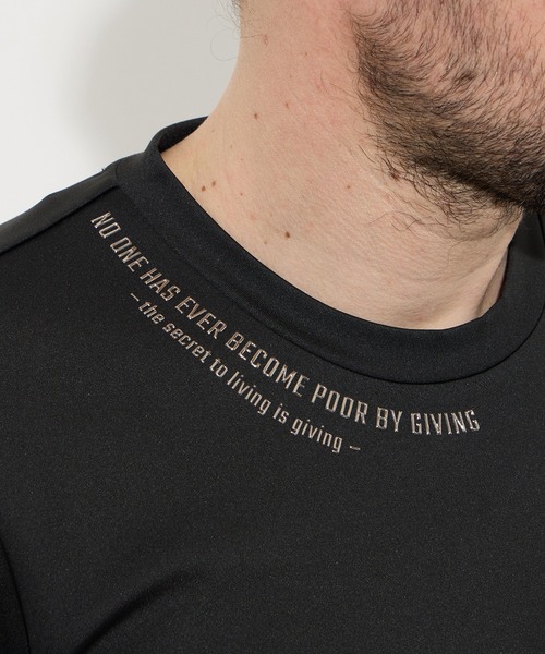 HIDEAWAYS NICOLE（ハイダウェイニコル）の「メタルジェルプリントポケット付き半袖Tシャツ（Tシャツ/カットソー・メンズ・ネイビー/オフホワイト/シルバーグレー/ブラック・X-LARGE/LARGE/MEDIUM）」の7枚目の写真