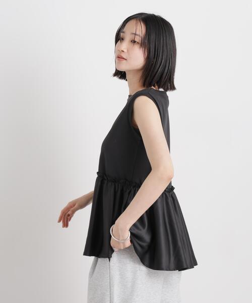 NANO universe(ナノユニバース)の「サテンペプラム異素材コンビノースリーブカットトップス(Tシャツ/カットソー・レディース・ブラック/キャメル/ホワイト・FREE)」の11枚目の写真
