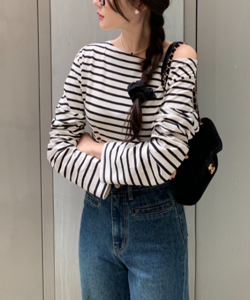 FAVORITO（ファヴォリート）の「ボーダーオフショルダートップス（Tシャツ/カットソー・レディース・ブラック/レッド・F）」の14枚目の写真
