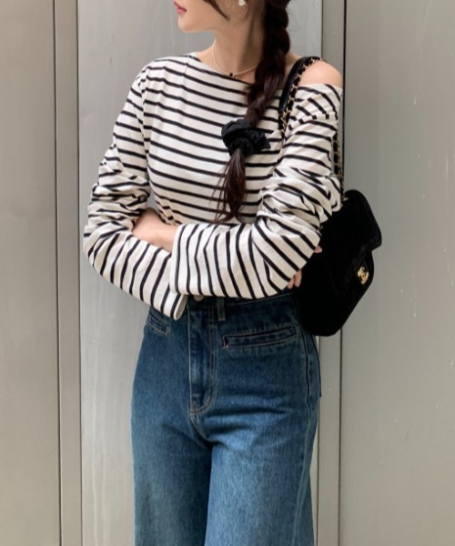 FAVORITO（ファヴォリート）の「ボーダーオフショルダートップス（Tシャツ/カットソー・レディース・ブラック/レッド・F）」の15枚目の写真