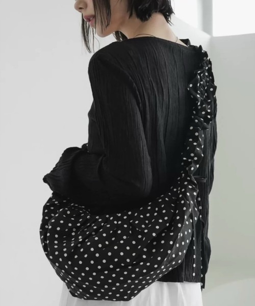 MASHIRO(マシロ)の「ドット柄ギャザー3WAYショルダーバッグ コード(MA/EKW155)(ショルダーバッグ・レディース・ホワイト/ブラック・FREE)」の8枚目の写真