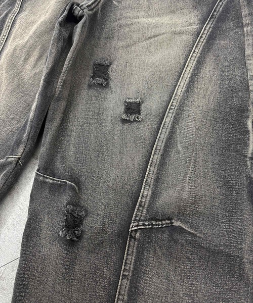 ATMARK(アットマーク)の「《3サイズ展開 / UNISEX 》ZOZO限定 ダメージ加工切り替えバレルレッグデニムパンツ(デニムパンツ・メンズ・ブラック・XL/L/M)」の14枚目の写真