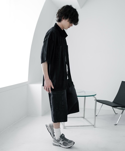 Rocky Monroe(ロッキーモンロー)の「オーバーサイズフェイクスエードダブルポケット半袖シャツ(シャツ/ブラウス・メンズ・ベージュ/チャコール/ブルー/オフホワイト/ブラック・M/L/XL)」の15枚目の写真