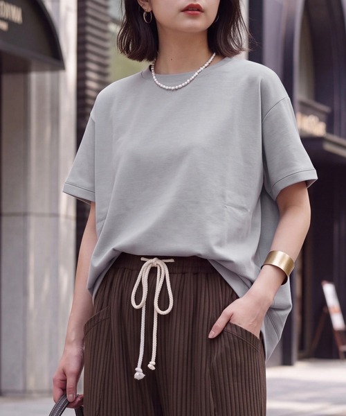 SELECT LEVERY(セレクトリベリー)の「接触冷感ドルマンドライタッチプルオーバー(Tシャツ/カットソー・レディース・ベージュ/チャコール/ブラック/オフホワイト・MEDIUM/LARGE)」の4枚目の写真