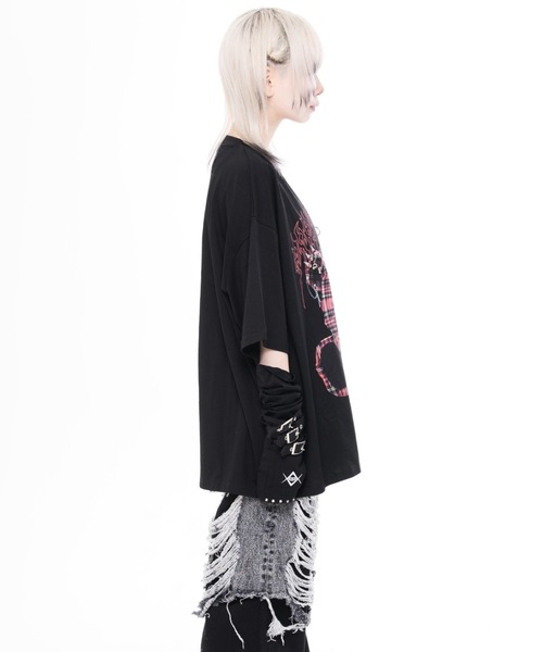 TRAVAS TOKYO(トラバス トウキョウ)の「『TRAVAS TOKYO/トラバス トーキョー』ピアス付きくまプリントTシャツ(Tシャツ/カットソー・レディース・チャコールグレー/ブラック/ブラック×レッド・FREE)」の11枚目の写真