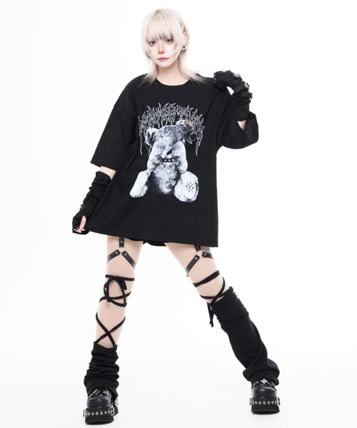 TRAVAS TOKYO(トラバス トウキョウ)の「『TRAVAS TOKYO/トラバス トーキョー』ピアス付きくまプリントTシャツ(Tシャツ/カットソー・レディース・チャコールグレー/ブラック/ブラック×レッド・FREE)」の4枚目の写真