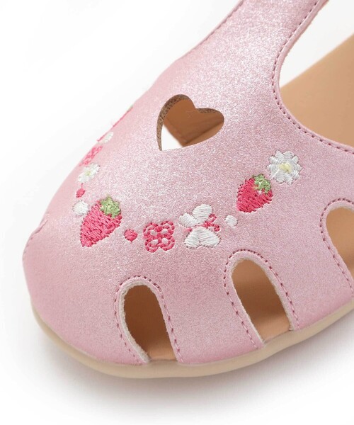 SLAP SLIP（スラップスリップ）の「お花イチゴシェル刺しゅうグルカサンダル(14~19cm)（サンダル・キッズ・ホワイト/ピンク/ブルー・17.0cm/14.0cm/15.0cm/16.0cm/18.0cm/19.0cm）」の13枚目の写真