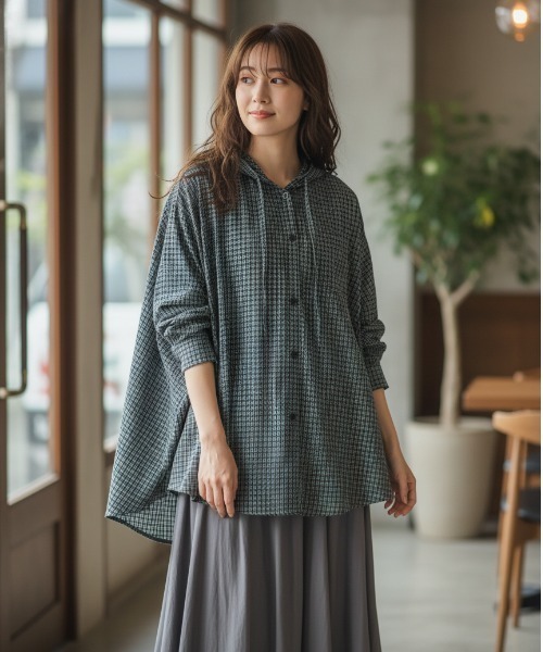BY THE BAY(バイザベイ)の「【羽織り・1枚着2WAY】チェック柄フード付きシャツパーカー/3色展開 体型カバー 大人カジュアル(シャツ/ブラウス・レディース・パープル/ネイビー/ブラウン・FREE)」の7枚目の写真