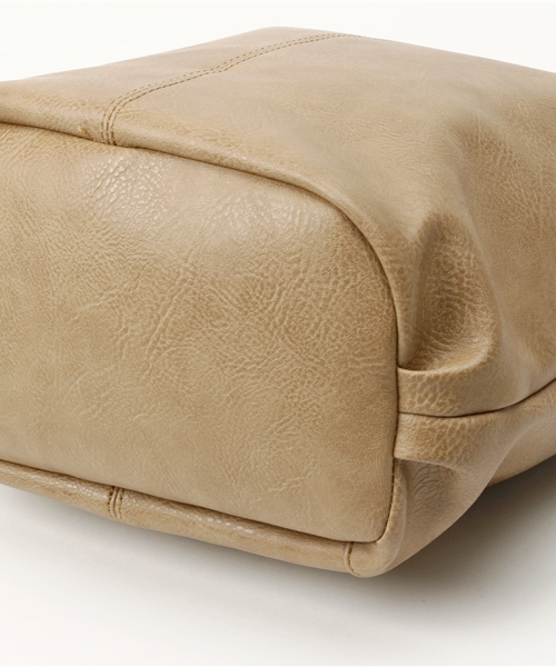 NATURAL BEAUTY BASIC(ナチュラルビューティーベーシック)の「切り替え3WAYショルダーバック(ショルダーバッグ・レディース・ベージュ/ネイビー/ホワイト・フリ-)」の6枚目の写真