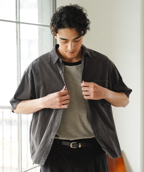 BAYFLOW(ベイフロー)の「サマーコーデュロイシャツ(シャツ/ブラウス・メンズ・カーキ/サックスブルー/チャコール・MEDIUM/LARGE)」の2枚目の写真