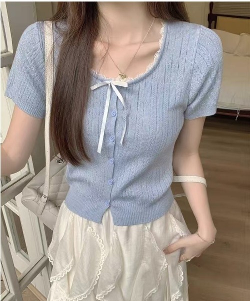Emilie(エミリー)の「フロントリボンレース半袖カーディガン(カーディガン/ボレロ・レディース・ブルー/ブラック/オフホワイト・FREE)」の4枚目の写真