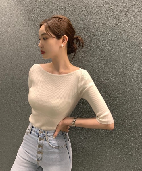 Aelina(エリナ)の「タイト薄手セータートップス(Tシャツ/カットソー・レディース・ブラック系その他/ブラック/ホワイト・FREE)」の18枚目の写真