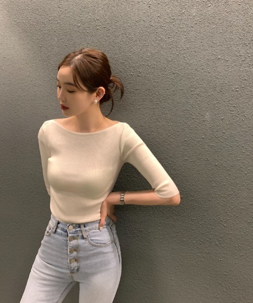 Aelina(エリナ)の「タイト薄手セータートップス(Tシャツ/カットソー・レディース・ブラック系その他/ブラック/ホワイト・FREE)」の17枚目の写真