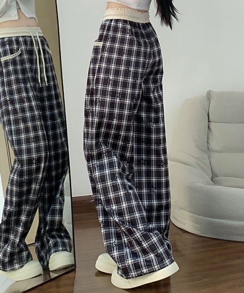 2ly2(トゥーリートゥー)の「チェック柄ワイドパンツ レディース ドロスト ウエストゴム ルーズシルエット(その他パンツ・レディース・ブラック/グリーン・FREE)」の8枚目の写真