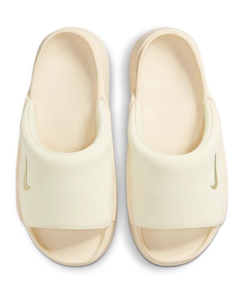 NIKE(ナイキ)の「ナイキ カーム エレベーション ウィメンズスライド / Nike Calm Elevation Women's Slides HJ5601-101 Coconut Milk(サンダル・レディース・ホワイト系その他2・22/24/23/25/26)」の5枚目の写真