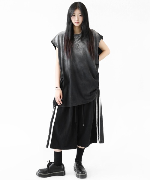 minsobi(ミンソビ)の「【BEST ITEM 夏Ver.】デニム切り替え サイドライン ワイドハーフパンツ(ユニセックス)(デニムパンツ・メンズ・ブラック・FREE)」の3枚目の写真