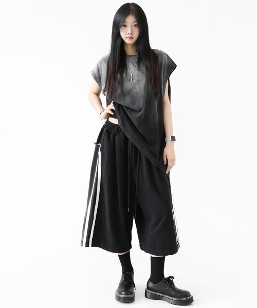 minsobi(ミンソビ)の「【BEST ITEM 夏Ver.】デニム切り替え サイドライン ワイドハーフパンツ(ユニセックス)(デニムパンツ・メンズ・ブラック・FREE)」の7枚目の写真