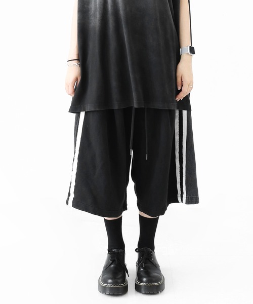 minsobi(ミンソビ)の「【BEST ITEM 夏Ver.】デニム切り替え サイドライン ワイドハーフパンツ(ユニセックス)(デニムパンツ・メンズ・ブラック・FREE)」の13枚目の写真