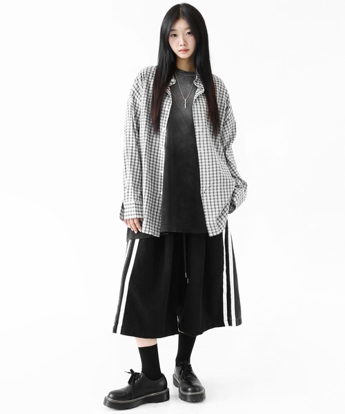 minsobi(ミンソビ)の「【BEST ITEM 夏Ver.】デニム切り替え サイドライン ワイドハーフパンツ(ユニセックス)(デニムパンツ・メンズ・ブラック・FREE)」の14枚目の写真