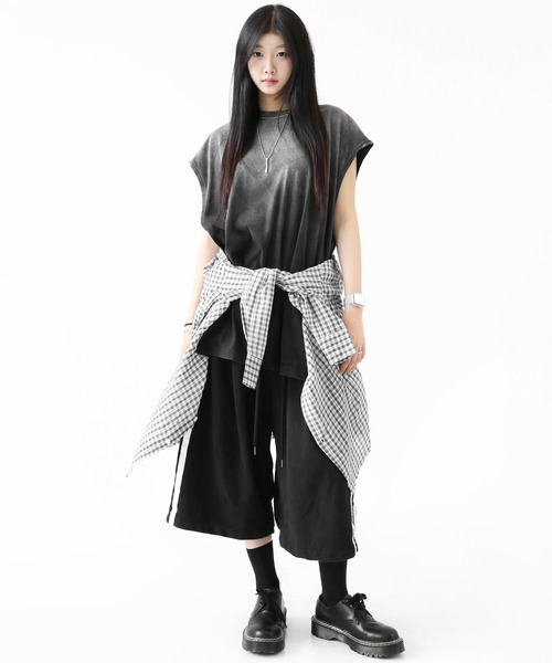 minsobi(ミンソビ)の「【BEST ITEM 夏Ver.】デニム切り替え サイドライン ワイドハーフパンツ(ユニセックス)(デニムパンツ・メンズ・ブラック・FREE)」の15枚目の写真