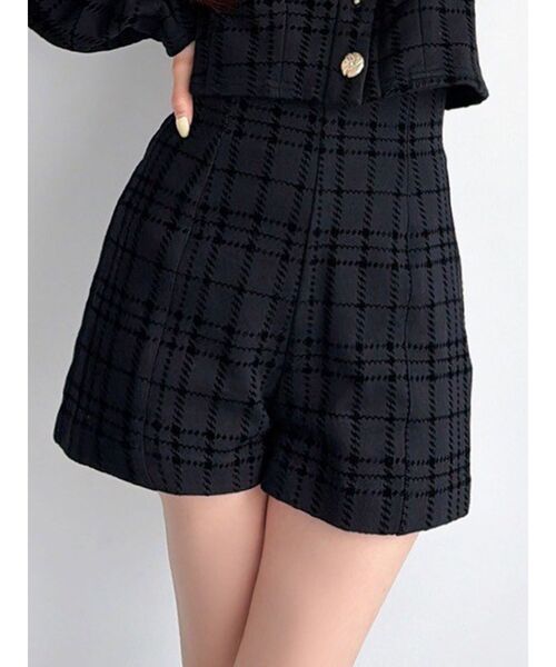 RESEXXY（リゼクシー）の「チェックハイウエストショートパンツ（その他パンツ・レディース・チャコールグレー/ブラック/レッド・FREE）」の2枚目の写真